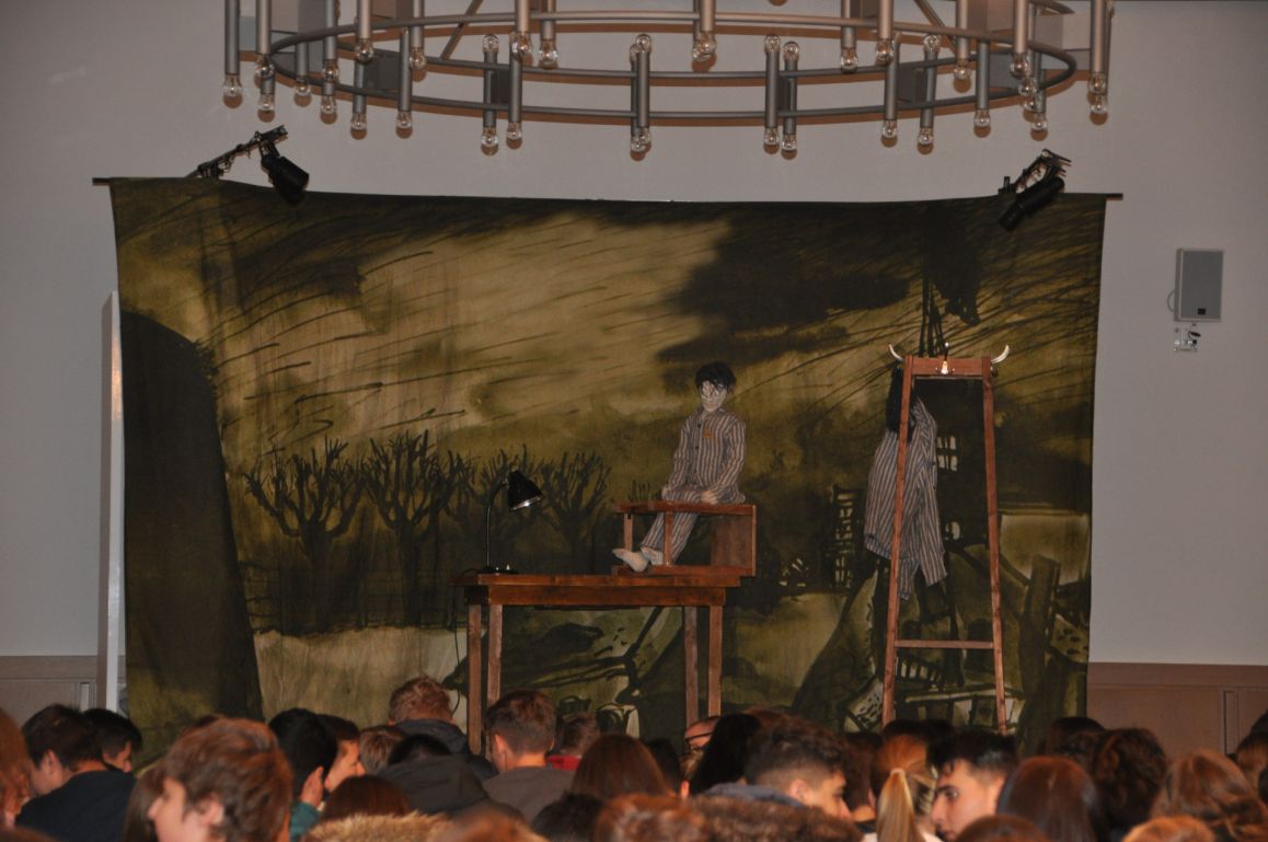 "Wenn du einmal groß bist" nach dem Buch von Bedrich Fritta "Für Tommy zum dritten Geburtstag in Theresienstadt" mit dem Figurentheater Pantaleon